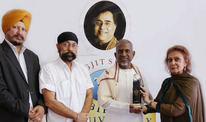 Ilaiyaraaja gets Jagjit Singh-Award at the hands of his wife Chitra Singh
